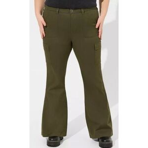 Torrid A-Line Flare Lightweight Twill Cargo High Rise Pant